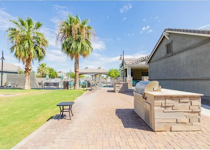 2 Bedroom Villa, Dog Park, Lake, Wifi, Laundry , Pool