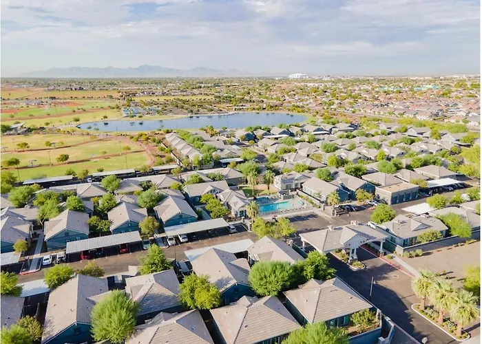 2 Bedroom Villa, Dog Park, Lake, Wifi, Laundry , Pool Villa *