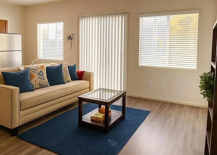 2 Bedroom Villa, Dog Park, Lake, Wifi, Laundry , Pool Peoria